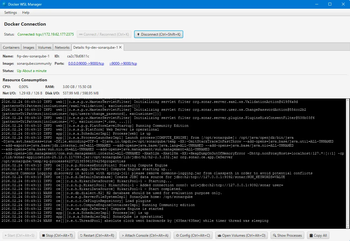 Docker WSL Manager container details with CPU, memory, network, and disk usage above a live log view.